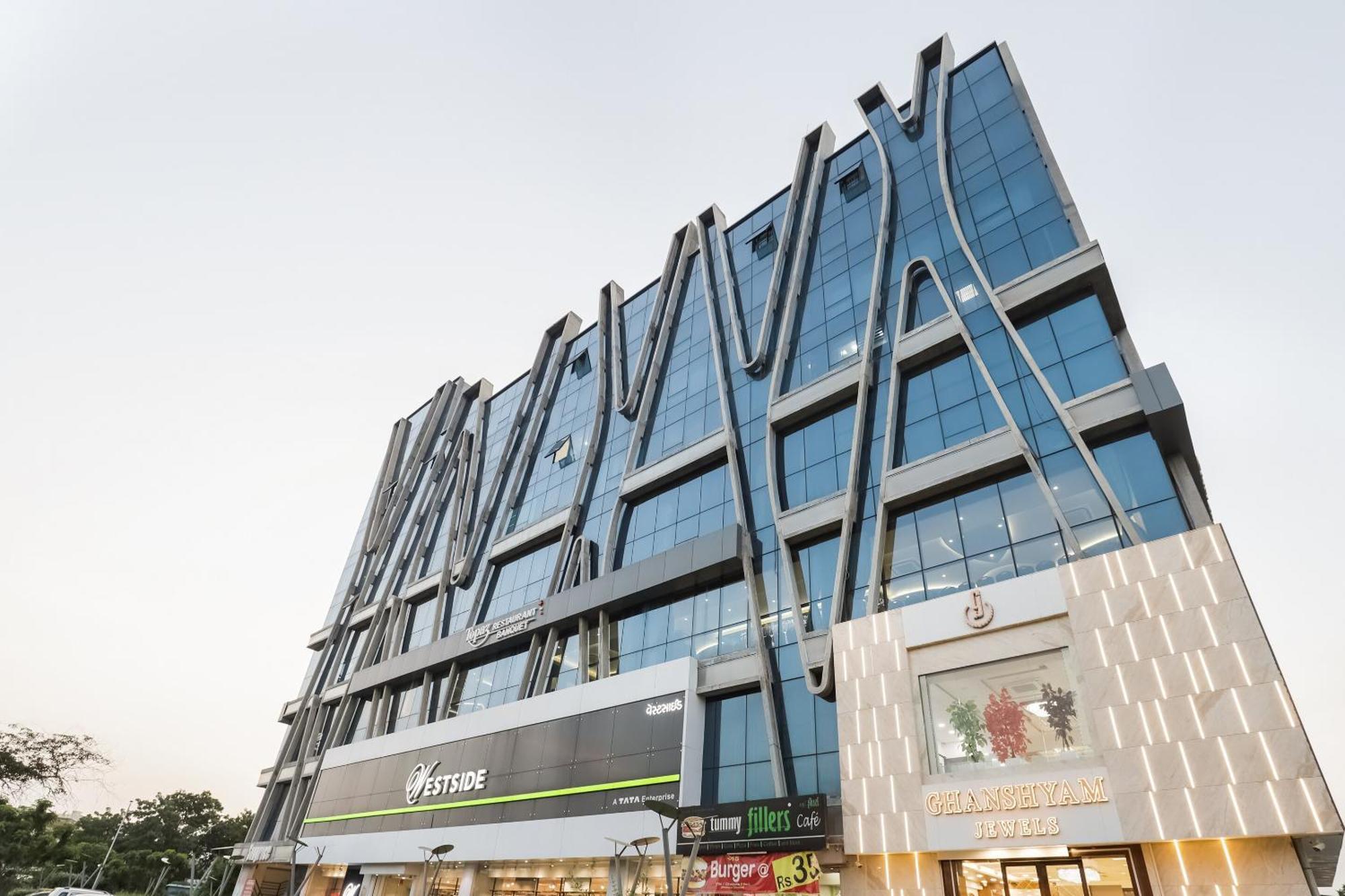 Collection O Hotel Alice Ahmadabad Zewnętrze zdjęcie