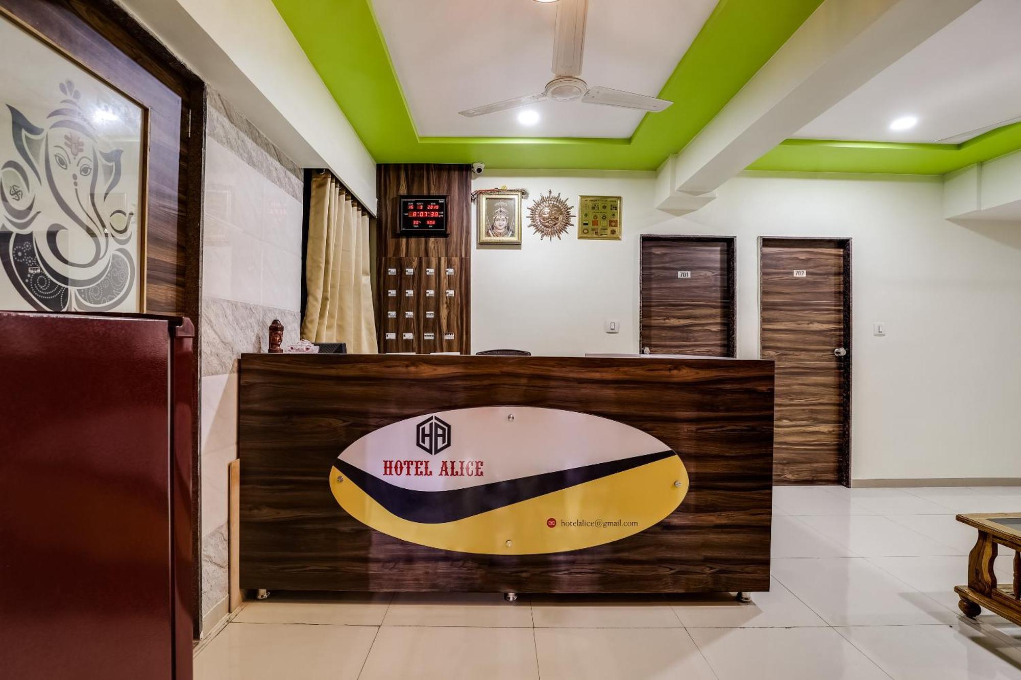 Collection O Hotel Alice Ahmadabad Zewnętrze zdjęcie